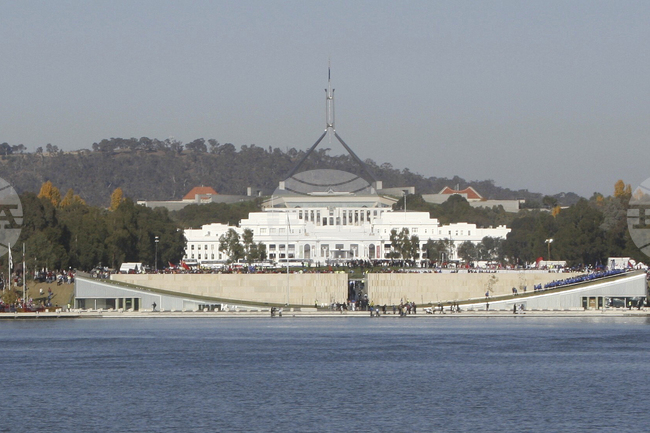 Австралийският парламент прие закони срещу речта на омразата и оръжията 