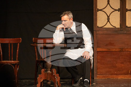 Бургас - театър - комедията “Ало, ало”