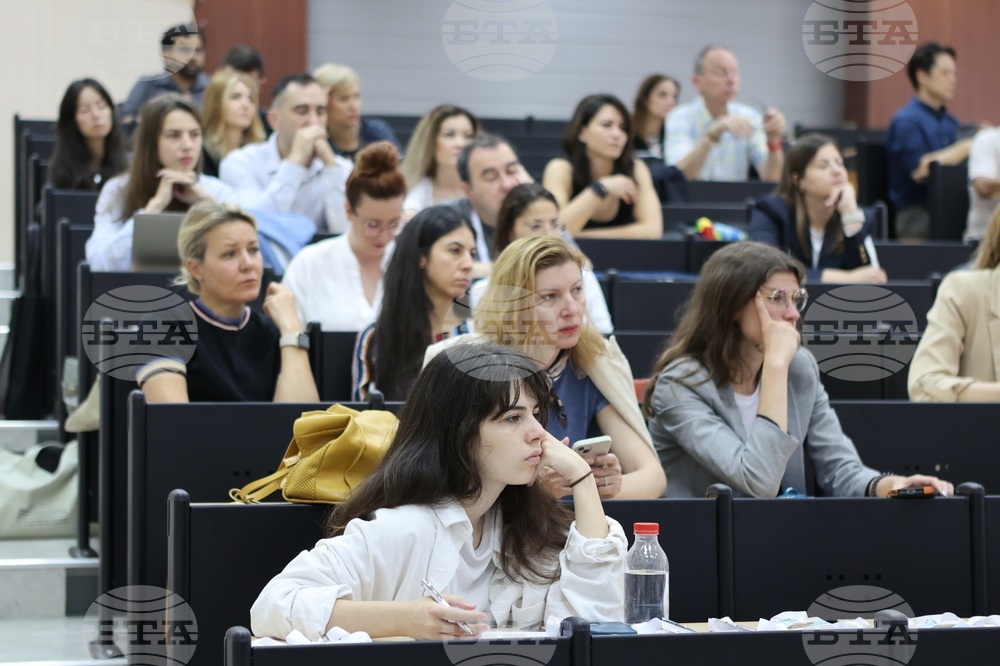 „Дезинформацията в цифровата ера: Предизвикателства и решения“ - дискусия