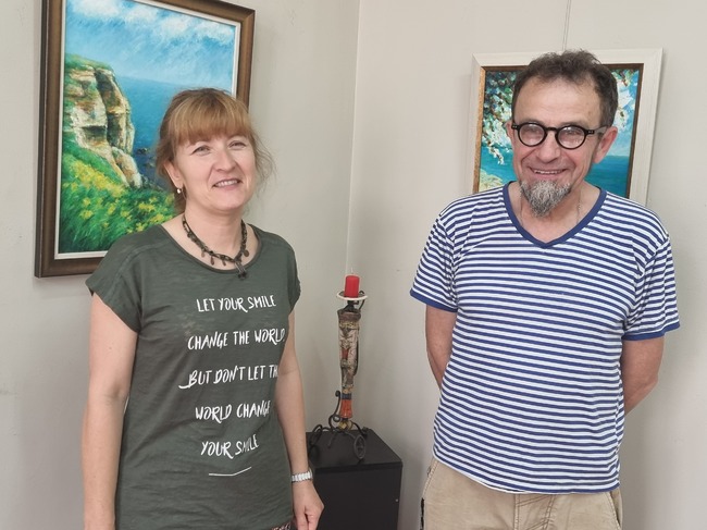 Плевенските художници Ралица Цветкова и Илия Алексиев представят в обща изложба живопис и керамика