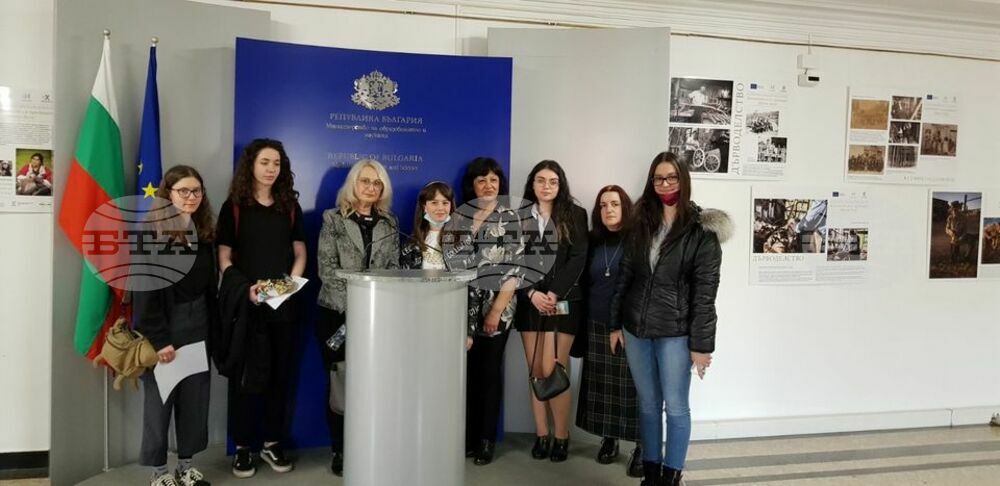 Ученици и учители споделиха иновации в Министерството на образованието и науката