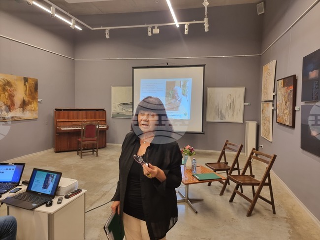 Есперанто е език на надеждата, любовта, приятелството и мира, каза Димитринка Катева, председателят на Есперантския дом за култура в Разград 