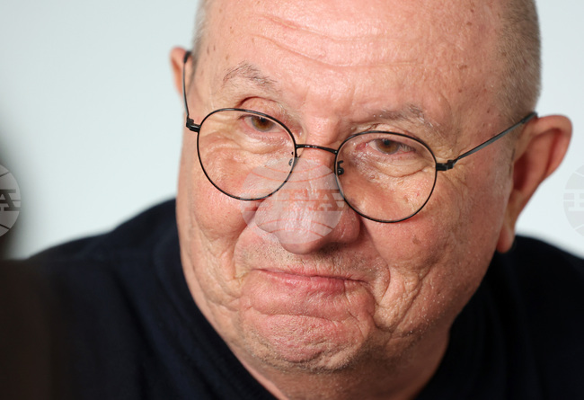 Стендъп комеди шоу с участието на Димитър Туджаров-Шкумбата ще има тази вечер в Шуменския драматично-куклен театър