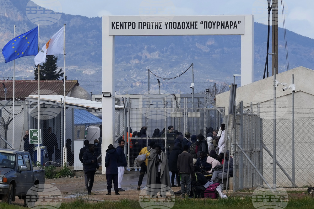 Полицията в Кипър задържа 33 души след безредици в бежански лагер
