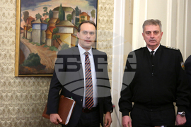 Парламент - Комисия по отбрана