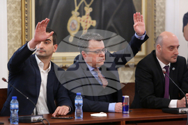 Парламент - Комисия по отбрана