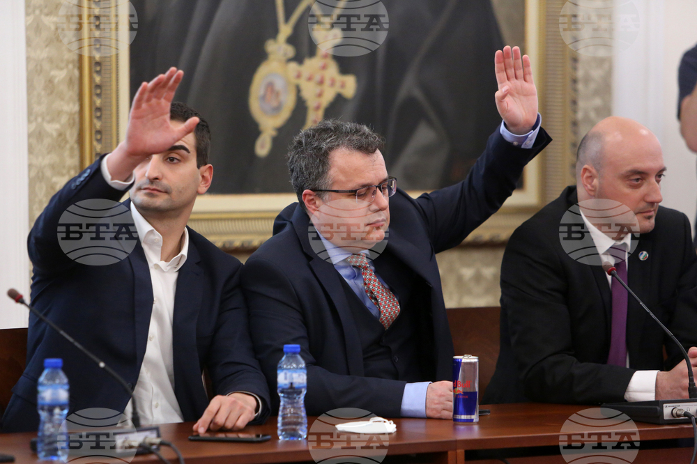 Парламент - Комисия по отбрана