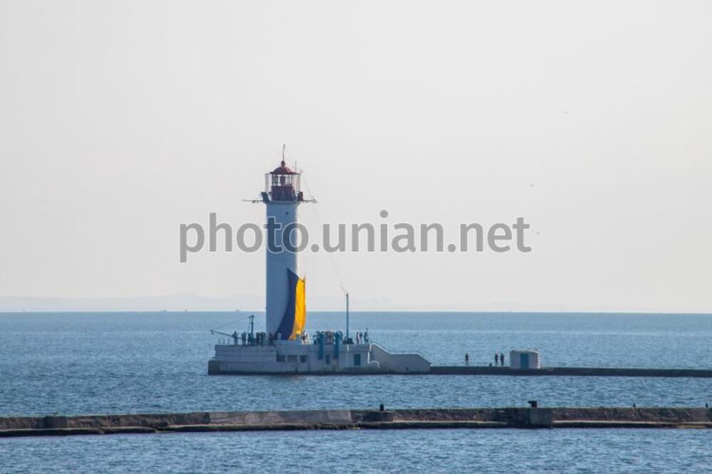 Десетина украински мини се носят във водите на Черно море, казва руското министерство на отбраната