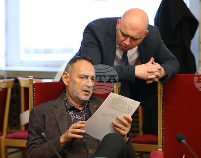 Парламент - Комисия по туризъм