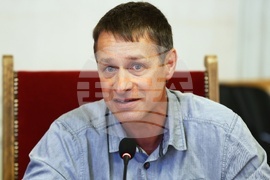 Парламент - Комисия по туризъм