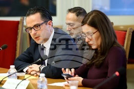 Парламент - Комисия по туризъм