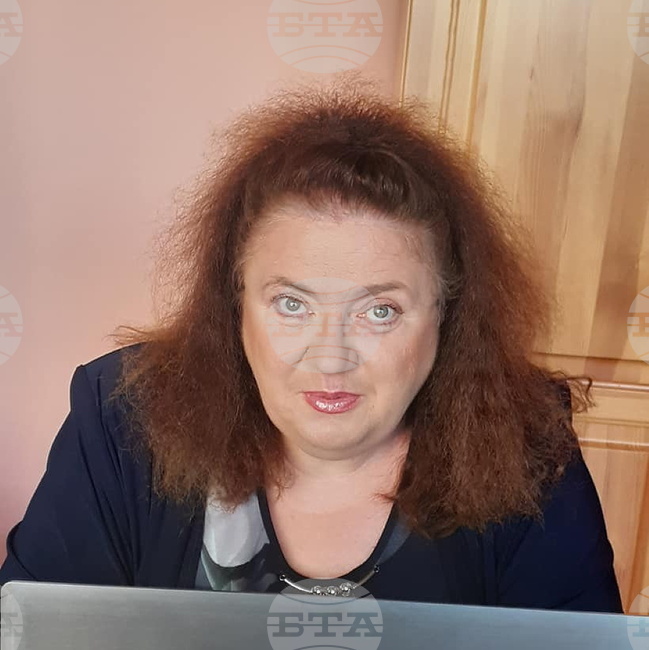 Малка е вероятността коронавирусът да изчезне напълно, но той трябва да бъде контролиран, заяви проф. Радостина Александрова