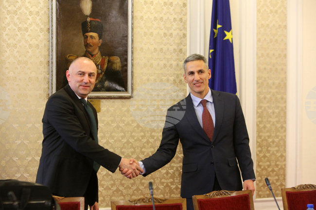 Парламент - Комисия по бюджет и финанси