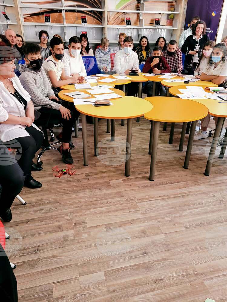 Концепцията за STEM обучението дискутираха преподаватели на семинар в училището в исперихското село Подайва
