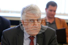 Парламент - Комисия по бюджет и финанси