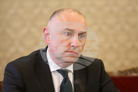 Парламент - Комисия по бюджет и финанси