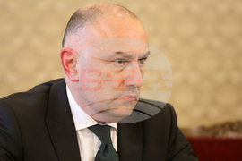 Парламент - Комисия по бюджет и финанси