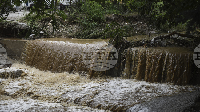 Ситуацията в Северозападна Гърция остава тежка заради проливните дъждове