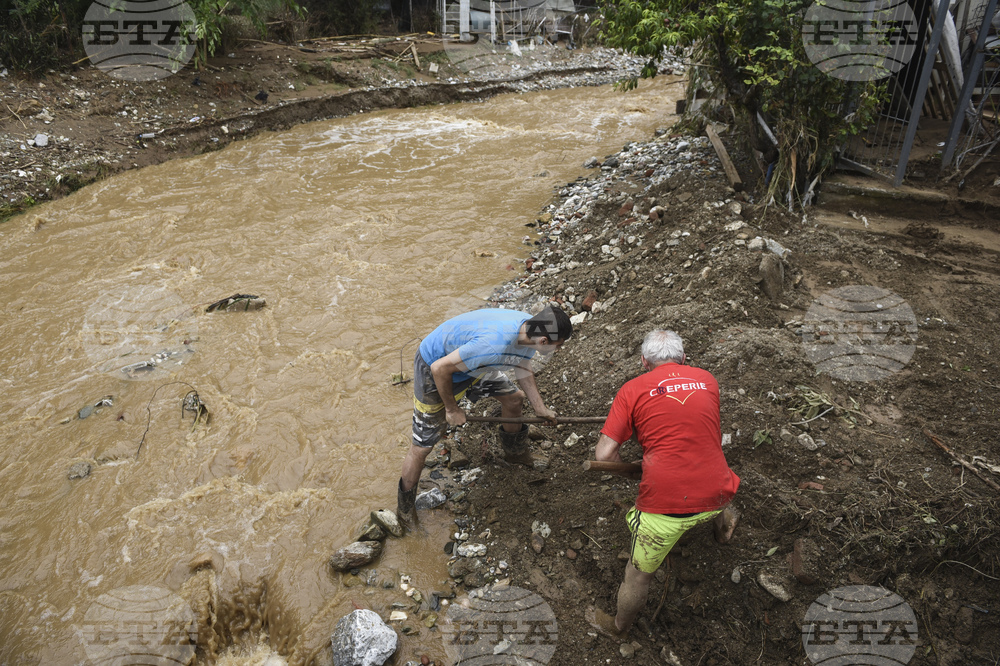 Лошото време в Егейско море продължава, пътищата на остров Миконос са затворени
