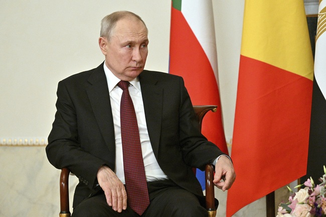 Путин се среща с африкански лидери в опит да възстанови имиджа си, пишат западни издания