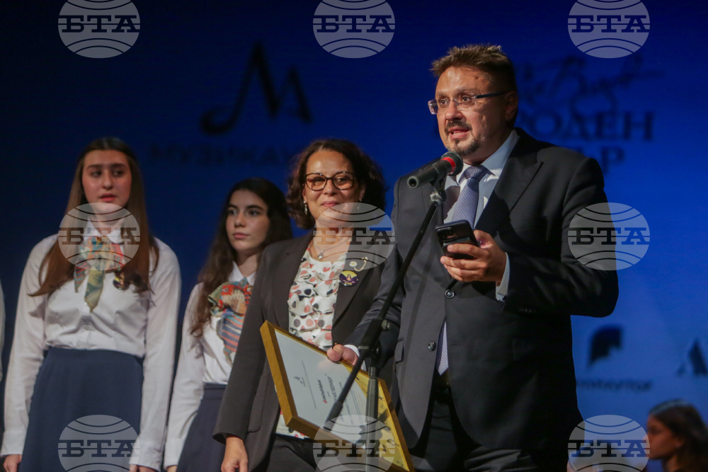 „Светилник – към светли бъднини вървим!“ - празничен концерт