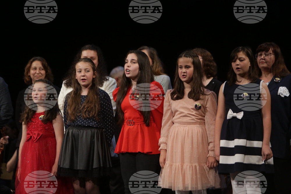 „Светилник – към светли бъднини вървим!“ - празничен концерт