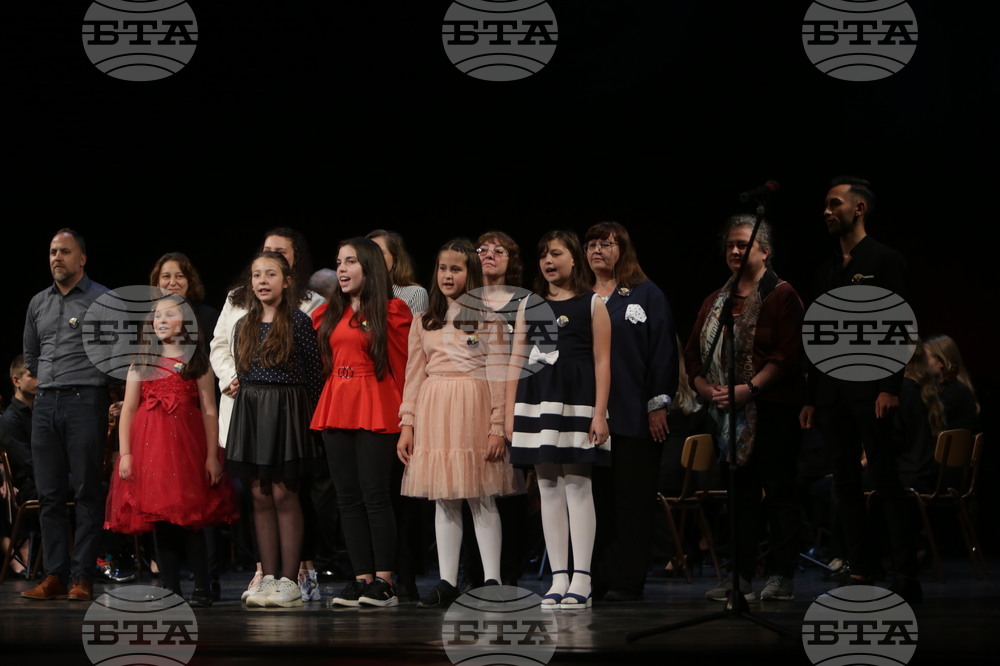 „Светилник – към светли бъднини вървим!“ - празничен концерт