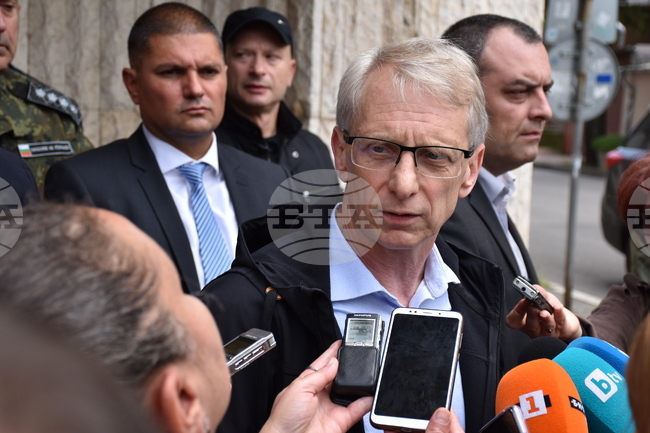 Враца - наводнения - Николай Денков - брифинг