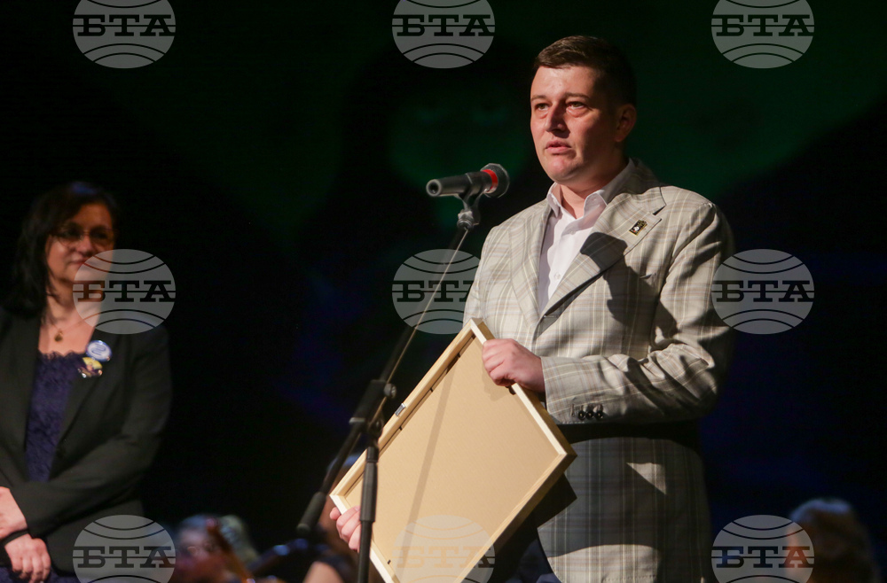 „Светилник – към светли бъднини вървим!“ - празничен концерт