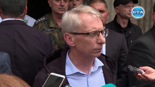 Николай Денков: С адекватната реакция на кметове, областен управител, противопожарните служби и военните, е преодоляна най-голямата криза