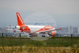 Летище София - самолети - авиолюбители