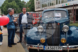 Перник - ретропарад на автомобили