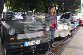 Перник - ретропарад на автомобили