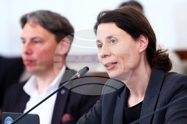 Народно събрание - кръгла маса