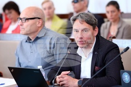 Народно събрание - кръгла маса