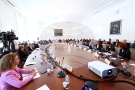 Народно събрание - кръгла маса