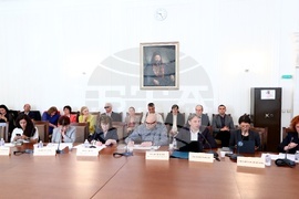 Народно събрание - кръгла маса