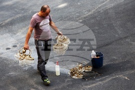 Народно събрание - полилеи - почистване