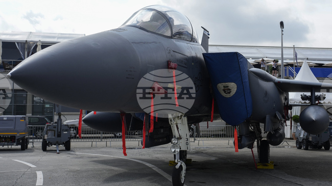 Един от пилотите на сваления над Иран американски изтребител Ф-15Е е бил спасен, предаде телевизия „Си Би Ес Нюз“