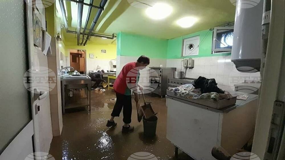 Дезинфекция на засегнатите от наводненията обекти започна в Берковица