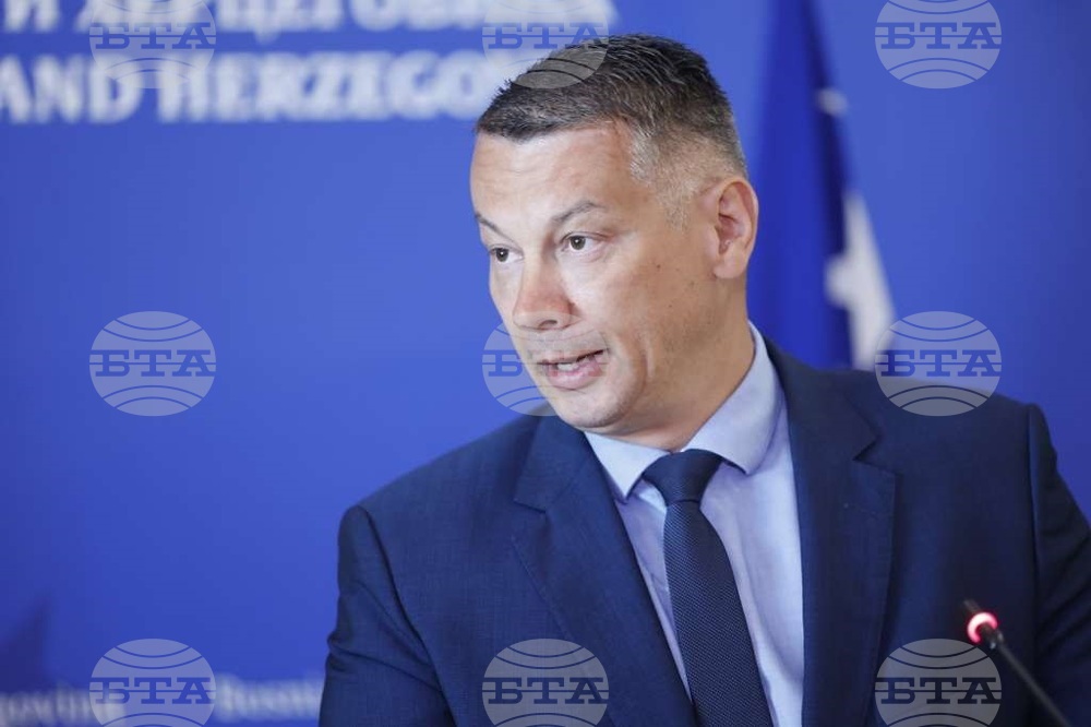 ФЕНА: Еврокомисарят Илва Йохансон поздрави министъра по сигурността на Босна и Херцеговина Ненад Нешич за установяването на пълно сътрудничество с ЕВРОПОЛ