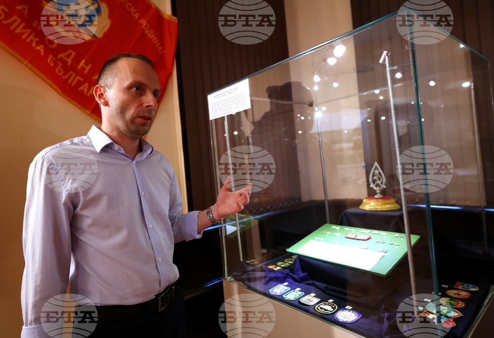 Когато момчето става мъж… - изложба