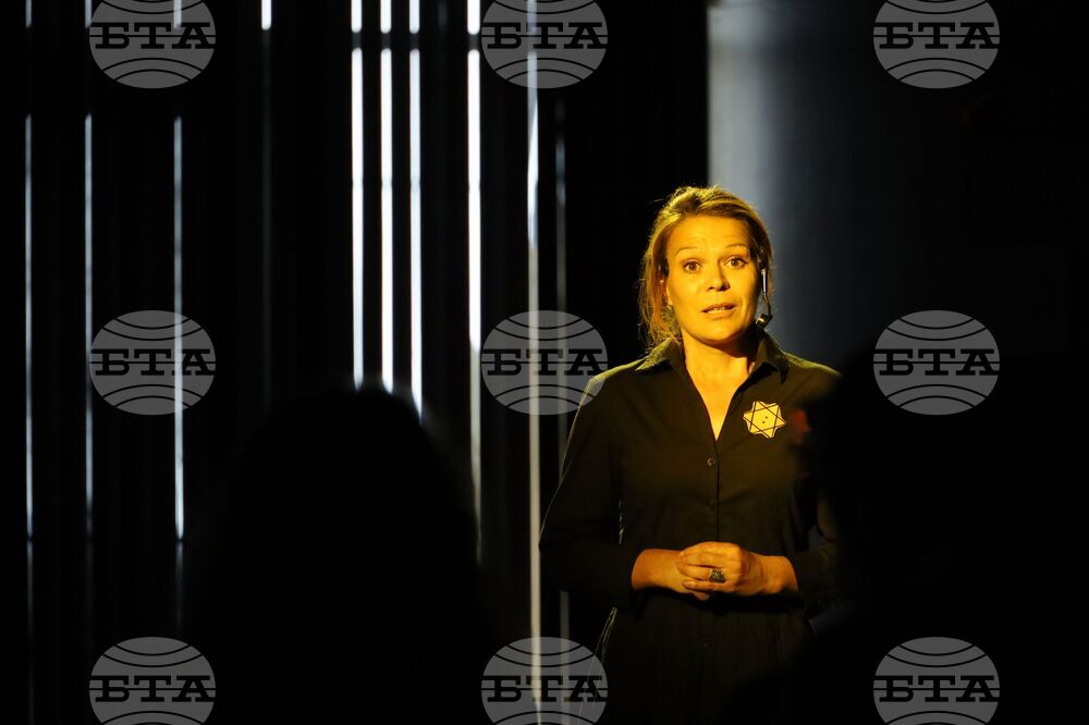 Бургас - конкурс - „Който спаси един човешки живот, спасява цяла вселена”