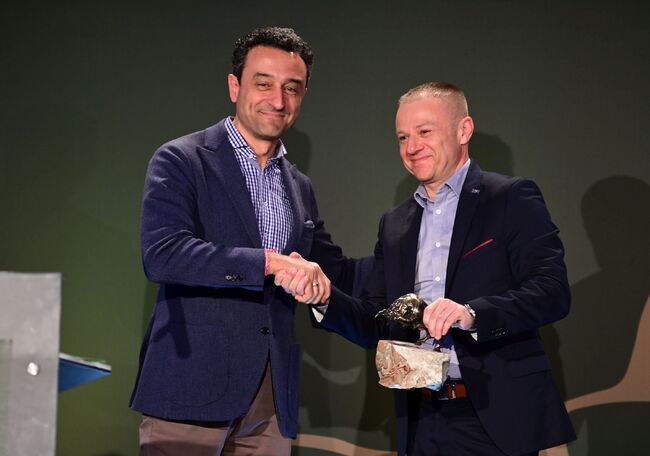 Министър Лорер отличи „Балканфарма Дупница“ за инвеститор на годината 