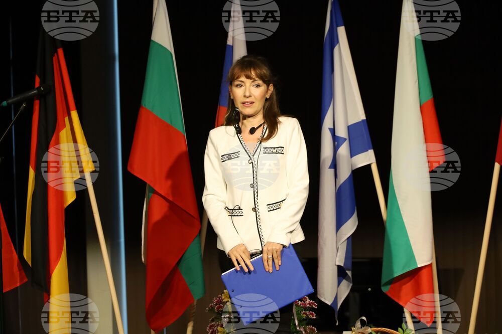 Бургас - конкурс - „Който спаси един човешки живот, спасява цяла вселена” - Алберта Алкалай