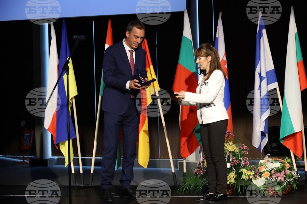 Бургас - конкурс - „Който спаси един човешки живот, спасява цяла вселена” - награди