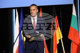 Бургас - конкурс - „Който спаси един човешки живот, спасява цяла вселена” - Димитър Николов