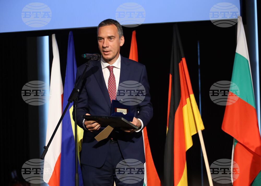 Бургас - конкурс - „Който спаси един човешки живот, спасява цяла вселена” - Димитър Николов