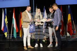 Бургас - конкурс - „Който спаси един човешки живот, спасява цяла вселена” - награди