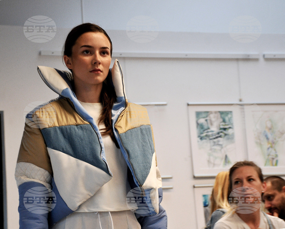 Бургас - НХА - ревю спектакъл